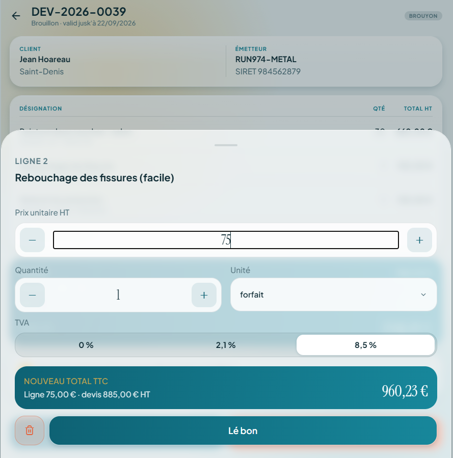 Fiche d'un devis en brouillon avec une ligne ouverte en édition : prix, quantité, unité, TVA